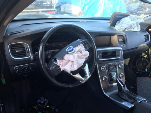 Volvo S60 2.0 T5 Momen 2016 - Sucata Para Venda De Peças