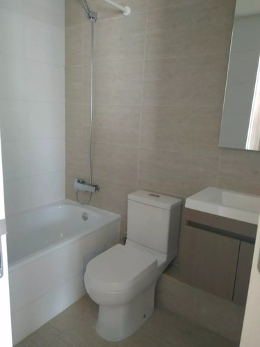 Un Dormitorio , Avda Irarrazabal/ Marchant Pereira