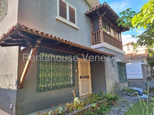 Bella Casa De 2 Pisos ,bien Distribuida En Venta Ubicada En Las Acacias 25-16813