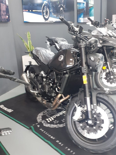 Imagen 2 de 9 de Benelli Leoncino 500