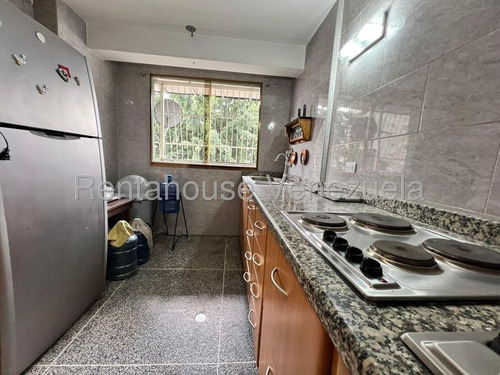 Apartamento En Venta En La Victoria, Aragua, Piso Bajo. Ljsa 25-16384