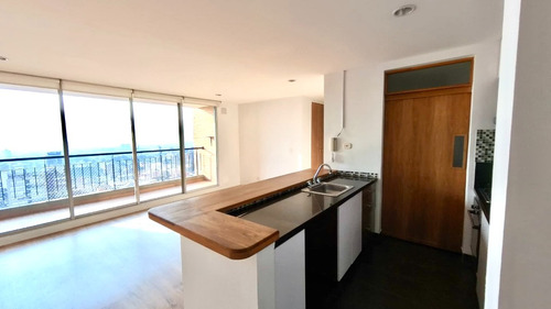 Encanto Urbano: Apartamento En Estrato 5 Con Vista A Bogotá Y Amenidades Exclusivas