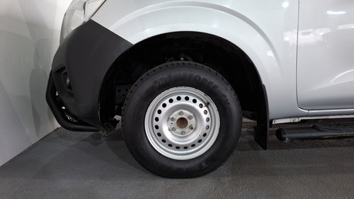 Nissan NP300 2.5 DOBLE CABINA SE AC PAQ SEG