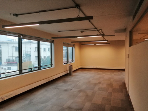 Arriendo Oficina Habilitada De 255,36 M2, Metro Pedro De Val