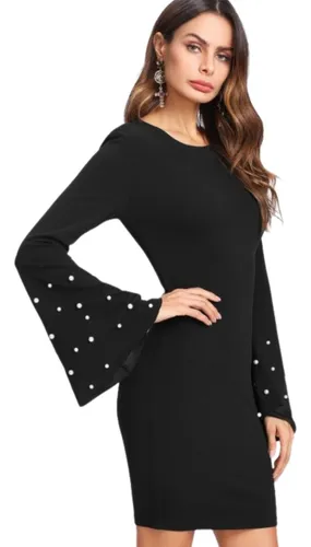 Vestido negro hotsell manga campana