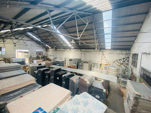 Importante Galpón En Venta Con Local Comercial