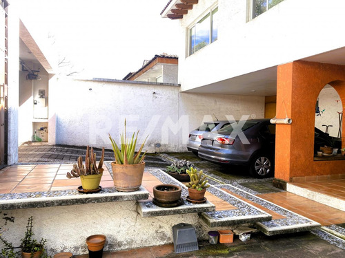 Vive El Lujo En Santa Fe: Casa Con Vistas, Comodidades Y Ubicación Única