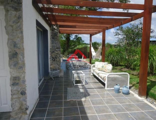 Venta De Casa 2 Dormitorios En La Barra, El Tesoro- Ref: 1644
