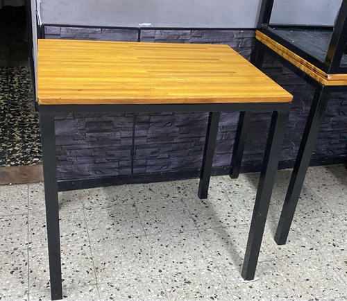 Mesa De Madera Y Hierro Para Bar O Restaurante