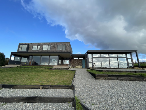 Casa De Lujo En Puerto Varas 6d 7b Y Quincho