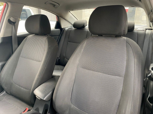 Imagen 8 de 15 de Hyundai Accent Mid Estandar