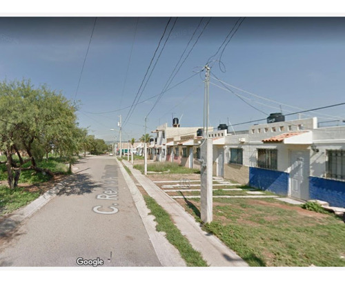 Sk14- Casa En Venta En Fraccionamiento Santa Isabel, 20680 Ags.