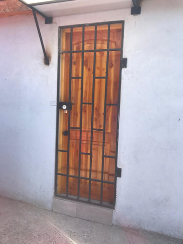 Venta De Casa Son 3 Mini Departamentos Mas Local Comercial