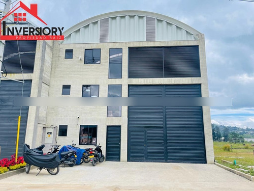 Arriendo Bodega Industrial Con Energía Trifasica En La Ceja. Excelentes Vías Aptas Para Tracto Mula Y Vehículos Pesados. Parque Industrial Con Vigilancia 24/7 Y Cámaras De Seguridad. Área: 500 M2.