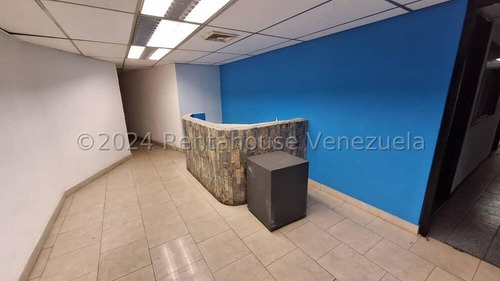 Excelente Oportunidad De Alquilar Una Amplia Oficina En La Urbina, Mls #25-3192