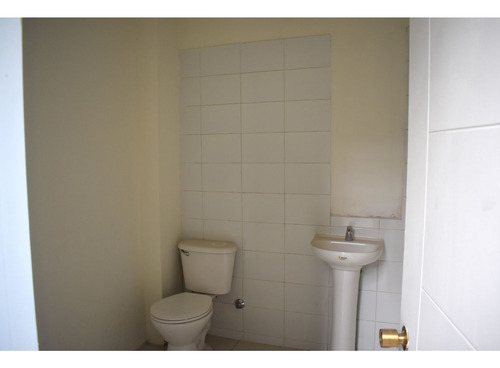 Arriendo Bodega 425,3 M2 + 69,24 M2 De Altillo, Av. La Monta