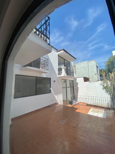 Imagen 21 de 22 de Casa En Venta Totalmente Remodelada Con 3 Recs En Barrio Del