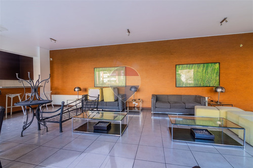 Departamento En Venta De 1 Dorm. En Lo Barnechea