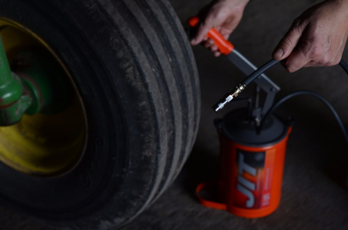 Imagen 2 de 6 de Engrasador Manual 5kg - Directo De Fabrica - Jit Lubricación