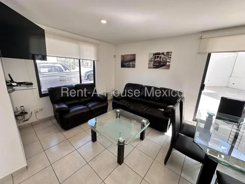 Venta - Casa En Esquina Con 3 Recámaras Y Terreno Excedente, El Mirador | Rahqro