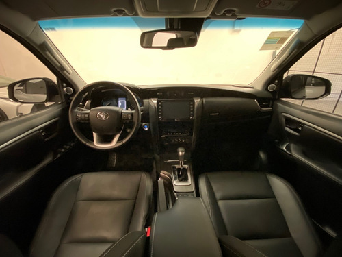 Imagen 7 de 15 de Toyota Sw4 2.8 Tdi Srx At 2021
