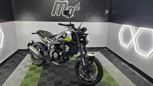 Benelli Leoncino 250cc, Modelo 2023 Color Gris, Único Dueño,