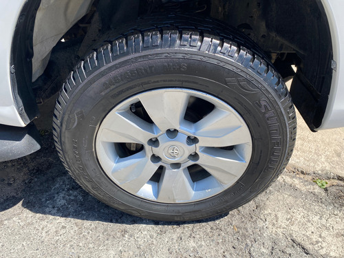 Toyota Hilux 2.7 Cabina Doble Sr Mt