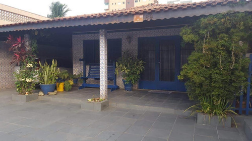 Imagem 2 de 14 de Casa 3 Quartos,2 Suíte,4 Vaga Na Garagem,varanda,piscina.