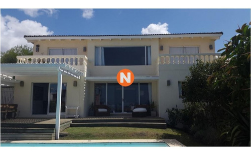 Casa En Venta Y Alquiler, Montoya, La Barra, 4 Dormitorios.- Ref: 209853