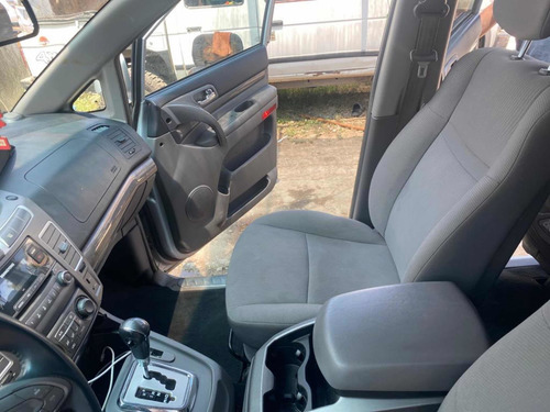 Imagen 7 de 11 de Ssangyong Stavic 4x4 Automático Full