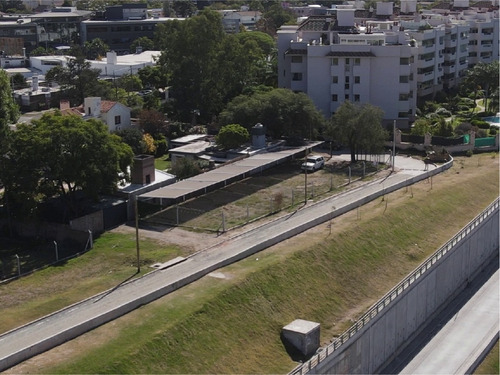 Imagen 2 de 3 de Alquiler Cochera Mensual A 100m Del Sanatorio Allende Cerro