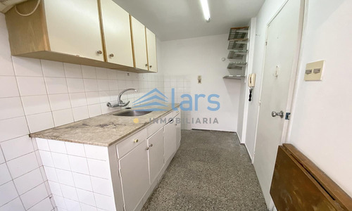 Apartamento En Alquiler / Cordón - Inmobiliaria Lars