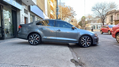 Imagen 7 de 17 de Volkswagen Vento 2018 2.0 Tsi Gli 211cv App Connect + Nav