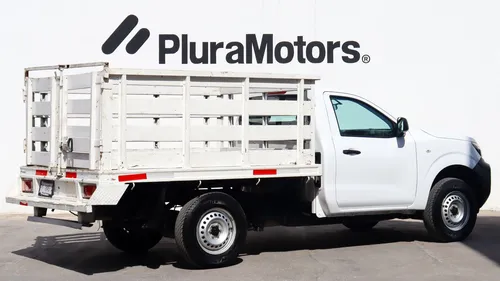 Nissan NP300 2.5 Estacas Dh Aa Mt