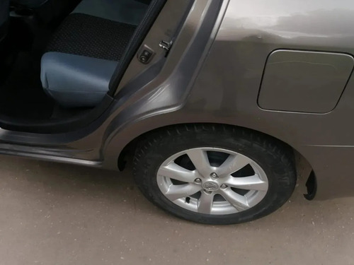 Imagen 12 de 17 de Nissan Versa 1.6 Advance M/t