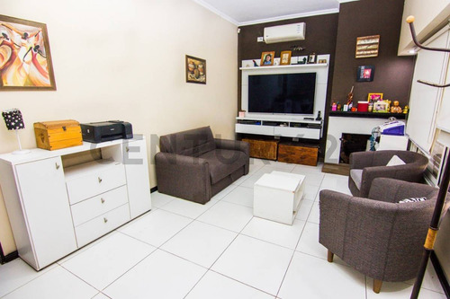 Venta Casa 4 Ambientes, Castelar Norte Excelente Chalet Reciclado A Nuevo En La Mejor Zona De Cast..
