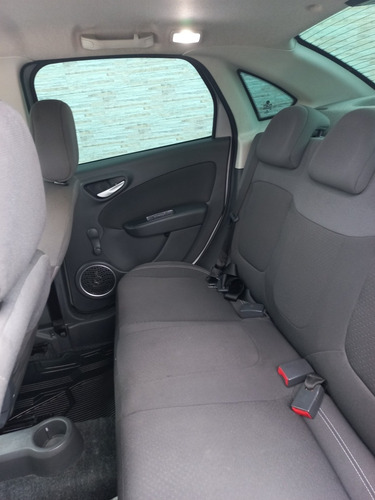 Imagem 8 de 8 de Fiat Grand Siena 2016 1.4 Attractive Flex 4p