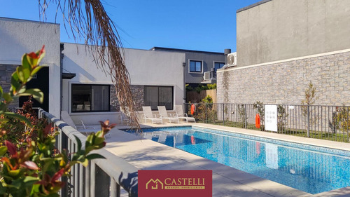 Duplex De 4 Ambientes En Venta En Pilar