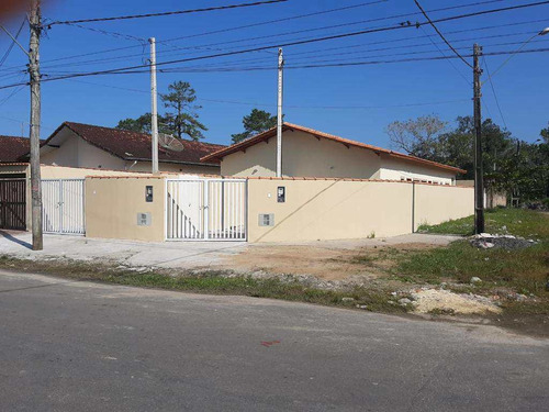 Casa Nova Em Mongaguá! Imóvel Com 3 Dormitórios!ref.: 8421 E