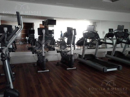 Icon Brava, 2 Dormitorios, 2 Baños, Balcón, Garage!