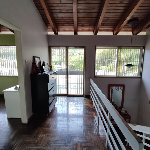 Imagen 10 de 13 de Urb. Prados Del Este, Casa En Venta.