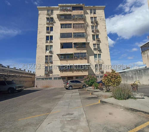 Apartamento En Venta Económico Piso Bajo Nela 24-10522