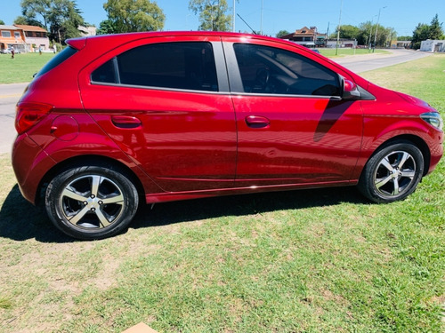 Imagen 8 de 11 de Chevrolet Onix