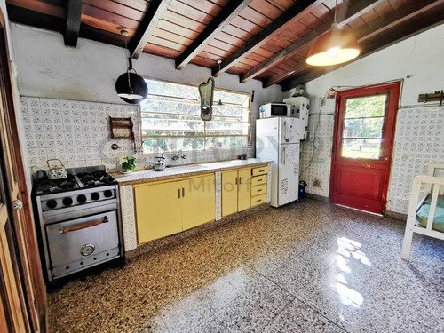Imagen 10 de 24 de Casa En Venta Sobre Importante Lote De 24 X 70 En Villa Elisa