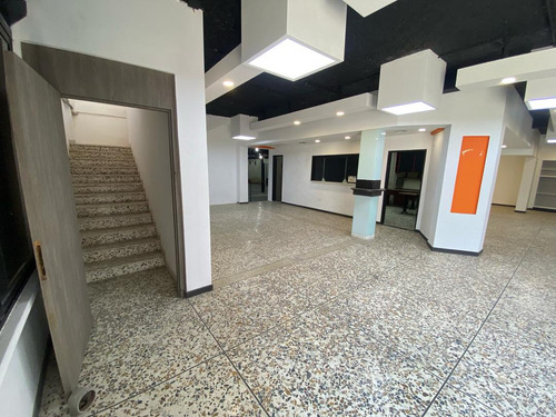 Galpon En Alquiler En San Blas A Una Cuadra De La Av Lara, Ideal Para Ferreterias, Constructoras, Empresas De Transporte Kcl