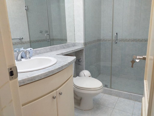 Vendo Precioso Apto. En Los Geranios, Mun. El Hatillo. 128 M
