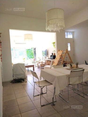 Casa 5 Ambientes En Venta - Mart.-vias/santa Fe