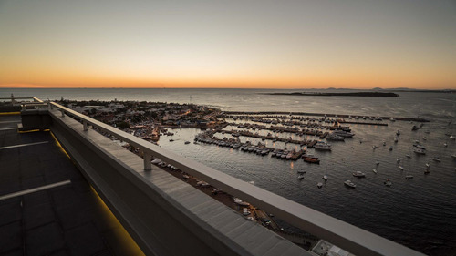 Magnífico Penthouse Remodelado A Nuevo Con Vista Al Mar En Península, Punta Del Este