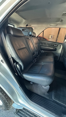 Toyota Hilux SW4 3.0 Srv Cuero 171cv 4x4 5at
