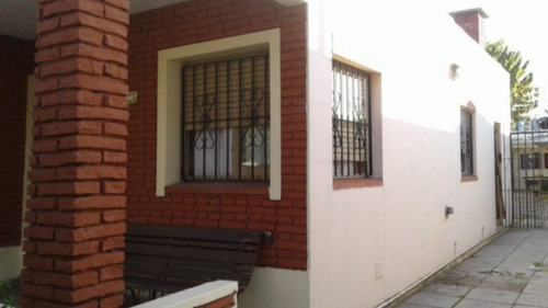 Imagen 2 de 21 de V085 - Casa En Venta Mas Dos Departamentos
